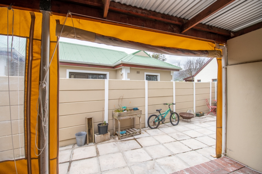 2 Bedroom Property for Sale in Milkwood Park Western Cape